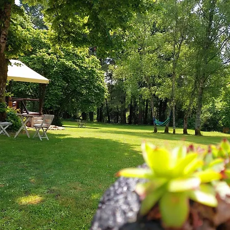 Luxusní stan Glamping With Private Bathroom And Spacious Garden, Cleaning Included Roussines