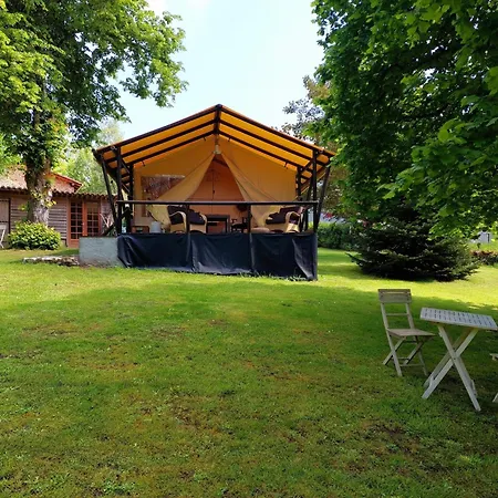 Glamping With Private Bathroom And Spacious Garden, Cleaning Included Luxusní stan *