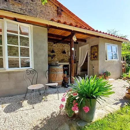 Glamping With Private Bathroom And Spacious Garden, Cleaning Included Luxusní stan Roussines