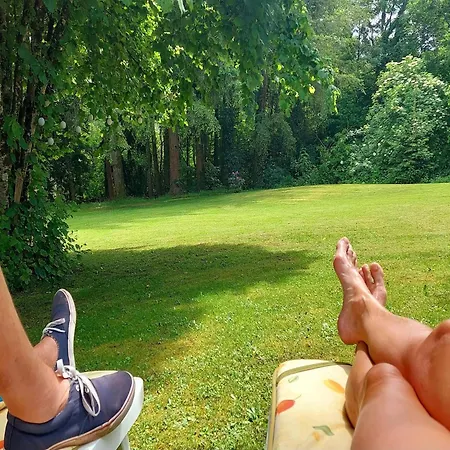 Luxusní stan Glamping With Private Bathroom And Spacious Garden, Cleaning Included Roussines